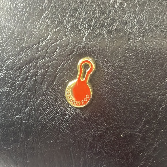 London Fog leather purse - Picture 2 of 10